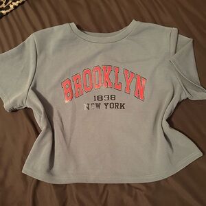 Brooklyn Decal Logo Tee,EUC!! Size Med.